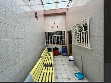 INVERSIONISTAS   CASA  UN PISO  CENTRO   QUERETARO ,  USO  DE SUELO