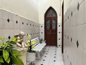 INVERSIONISTAS   CASA  UN PISO  CENTRO   QUERETARO ,  USO  DE SUELO