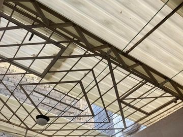 INVERSIONISTAS   CASA  UN PISO  CENTRO   QUERETARO ,  USO  DE SUELO
