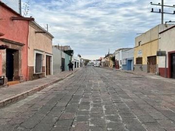 INVERSIONISTAS   CASA  UN PISO  CENTRO   QUERETARO ,  USO  DE SUELO