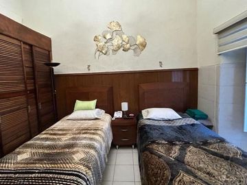 INVERSIONISTAS   CASA  UN PISO  CENTRO   QUERETARO ,  USO  DE SUELO