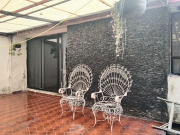 CASA / UN PISO / VENTA / LAS ARBOLEDAS
