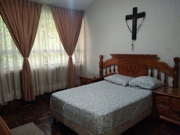 CASA / UN PISO / VENTA / LAS ARBOLEDAS