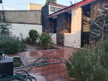 CASA / UN PISO / VENTA / LAS ARBOLEDAS