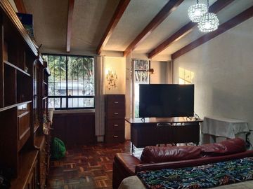 CASA / UN PISO / VENTA / LAS ARBOLEDAS