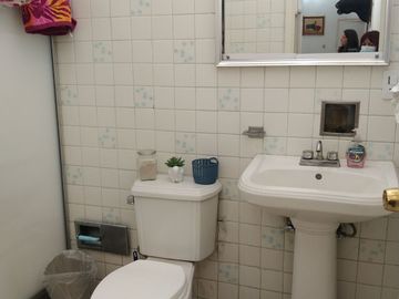 CASA / UN PISO / VENTA / LAS ARBOLEDAS