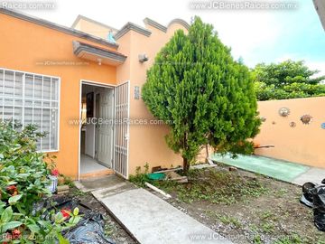 Gran oportunidad de adquirir casa en Fraccionamiento  Palma Real Casa en esquina por tan solo $840,000