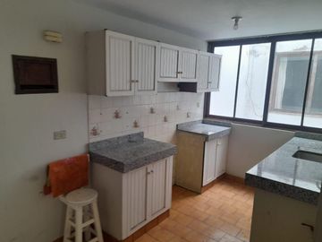 Vendo Duplex Para inversión en Monterrico Surco