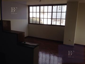 Vendo Duplex Para inversión en Monterrico Surco