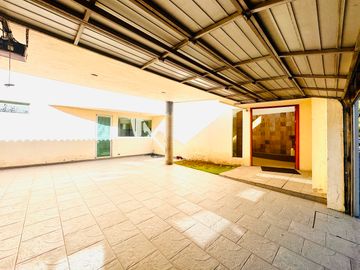 Casa en venta con jardín en calle Fuentes de Trevi CLUB DE GOLF LAS FUENTES