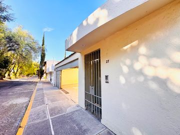 Casa en venta con jardín en calle Fuentes de Trevi CLUB DE GOLF LAS FUENTES