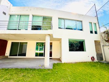 Casa en venta con jardín en calle Fuentes de Trevi CLUB DE GOLF LAS FUENTES