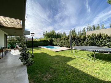 Casa Barrio Privado Rincón de Terrada- Chacras De Coria