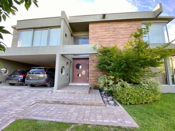 Casa Barrio Privado Rincón de Terrada- Chacras De Coria