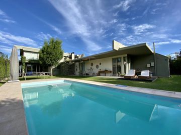 Casa Barrio Privado Rincón de Terrada- Chacras De Coria