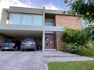 Casa Barrio Privado Rincón de Terrada- Chacras De Coria