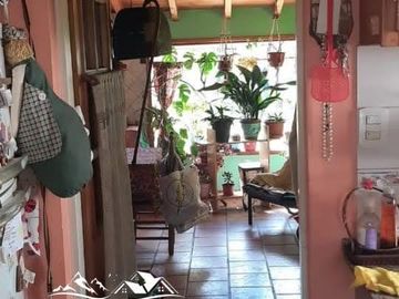 Casa de 6 ambientes en El Bolsón,  Ubicación Céntrica (SU-10)