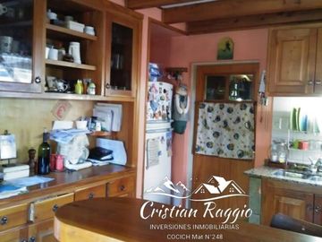 Casa de 6 ambientes en El Bolsón,  Ubicación Céntrica (SU-10)