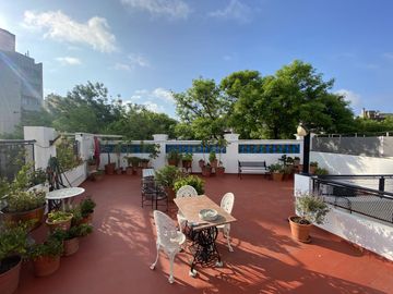 HERMOSO PH 6 AMBIENTES CON TERRAZA Y QUINCHO