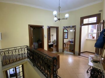 HERMOSO PH 6 AMBIENTES CON TERRAZA Y QUINCHO