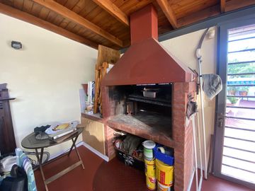 HERMOSO PH 6 AMBIENTES CON TERRAZA Y QUINCHO