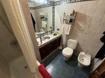 HERMOSO PH 6 AMBIENTES CON TERRAZA Y QUINCHO