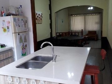 Casa en venta - 4 dormitorios 3 baños - quincho con parrilla -160mts2- Quilmes