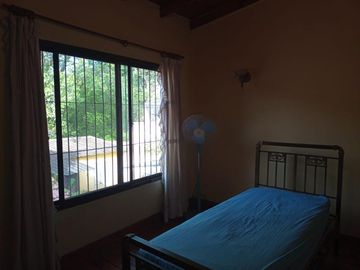 Casa en venta - 4 dormitorios 3 baños - quincho con parrilla -160mts2- Quilmes