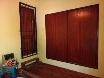 Casa en venta - 4 dormitorios 3 baños - quincho con parrilla -160mts2- Quilmes