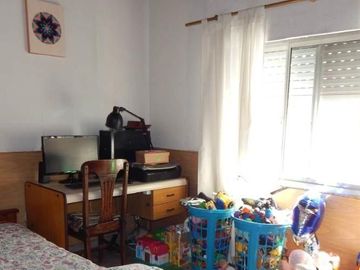 Casa en venta - 4 dormitorios 3 baños - quincho con parrilla -160mts2- Quilmes