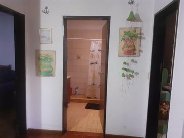 Casa en venta - 2 dormitorios 2 baños - local - patio - 300mts2- Tortuguitas