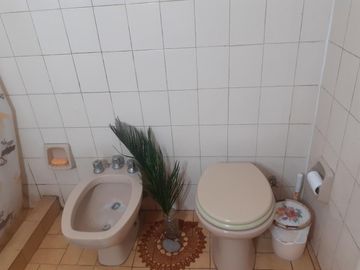 Casa en venta - 2 dormitorios 2 baños - local - patio - 300mts2- Tortuguitas