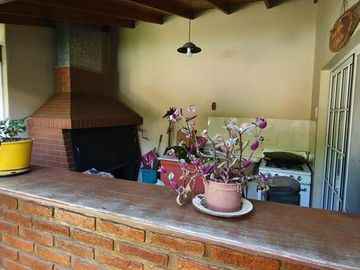 Propiedad con amplio lote
