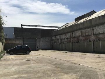 Deposito en Venta, sobre la Calle Chacabuco al 100, Avellaneda