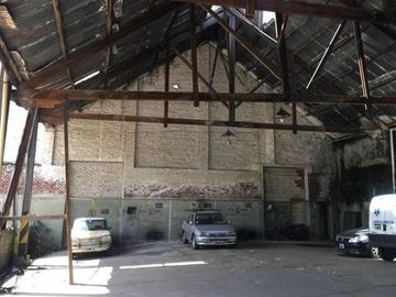 Deposito en Venta, sobre la Calle Chacabuco al 100, Avellaneda