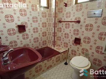 CASA 4 AMB A UNA CADRA DE AV SB- San Bernardo Del Tuyu
