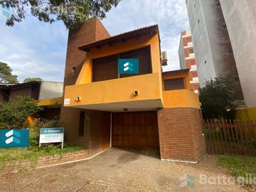 CASA 4 AMB A UNA CADRA DE AV SB- San Bernardo Del Tuyu