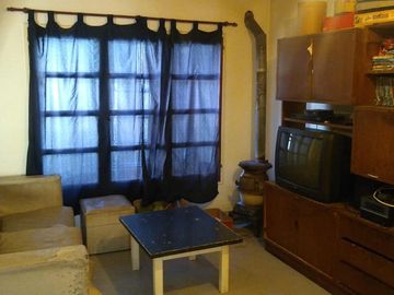 Casa al FTE con 2 dorm y casa al C/FTE con 3 dorm en 2 plantas. Ideal 2 familias. R de Escalada