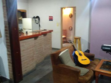 Casa al FTE con 2 dorm y casa al C/FTE con 3 dorm en 2 plantas. Ideal 2 familias. R de Escalada