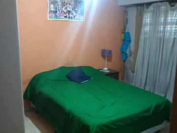 Casa al FTE con 2 dorm y casa al C/FTE con 3 dorm en 2 plantas. Ideal 2 familias. R de Escalada