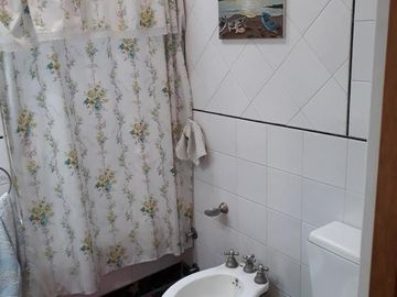 Casa en venta - 3 dormitorios 2 baños - pileta patio - 467mts2 - Ituzaingó