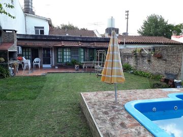 Casa en venta - 3 dormitorios 2 baños - pileta patio - 467mts2 - Ituzaingó