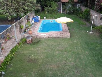 Casa en venta - 3 dormitorios 2 baños - pileta patio - 467mts2 - Ituzaingó