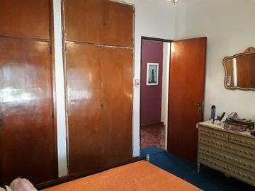 Casa en venta - 3 dormitorios 2 baños - pileta patio - 467mts2 - Ituzaingó