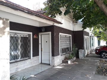Casa en venta - 3 dormitorios 2 baños - pileta patio - 467mts2 - Ituzaingó