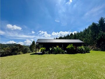 Vendo espectacular Casa Campestre en El Retiro Antioquia