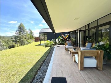 Vendo espectacular Casa Campestre en El Retiro Antioquia