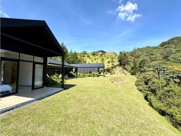 Vendo espectacular Casa Campestre en El Retiro Antioquia