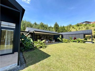 Vendo espectacular Casa Campestre en El Retiro Antioquia