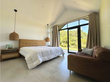 Vendo espectacular Casa Campestre en El Retiro Antioquia